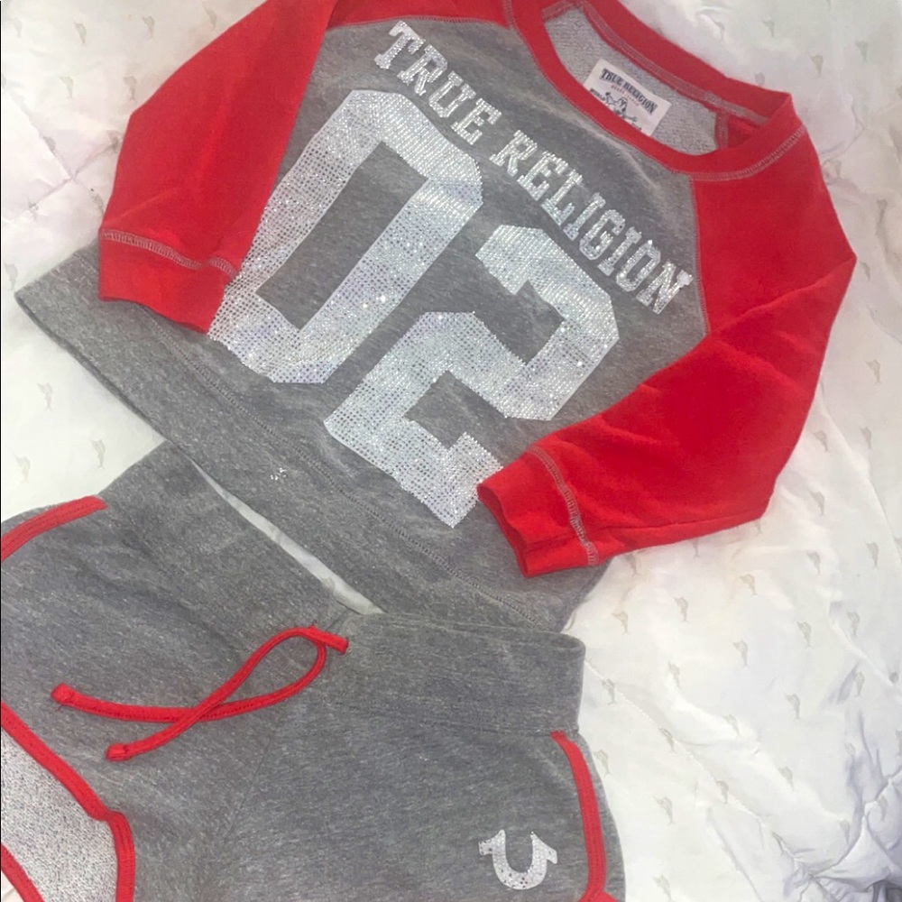 True religion Small top and XS short set !!